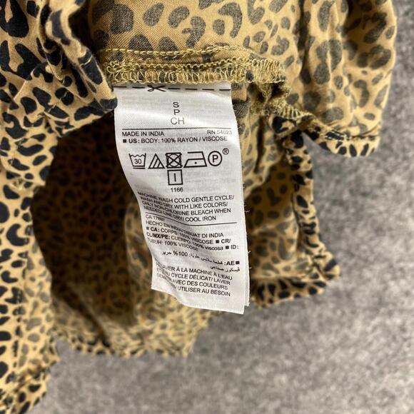 Old Navy Top Women S Small Brown Animal Print Button Up Crew Neck Short Sleeve - Picture 6 of 9